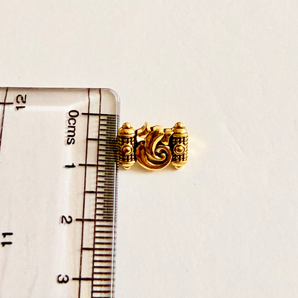 Ganesha Rakhi Charm Metal Gold - TypeB (CK030) - 1 Pcs